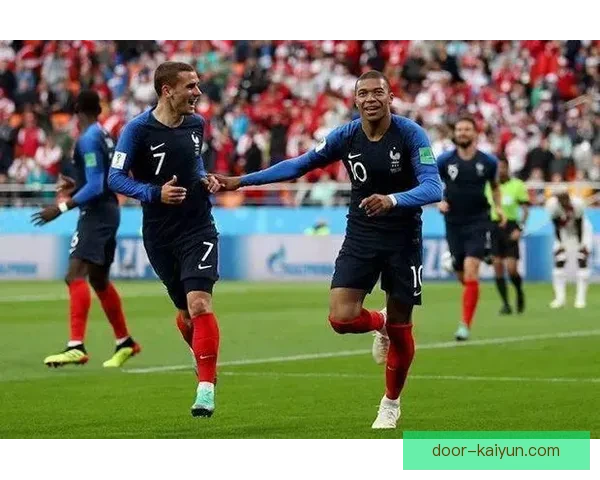 荷兰世界杯八强表现稳健，球队状态回暖备受关注